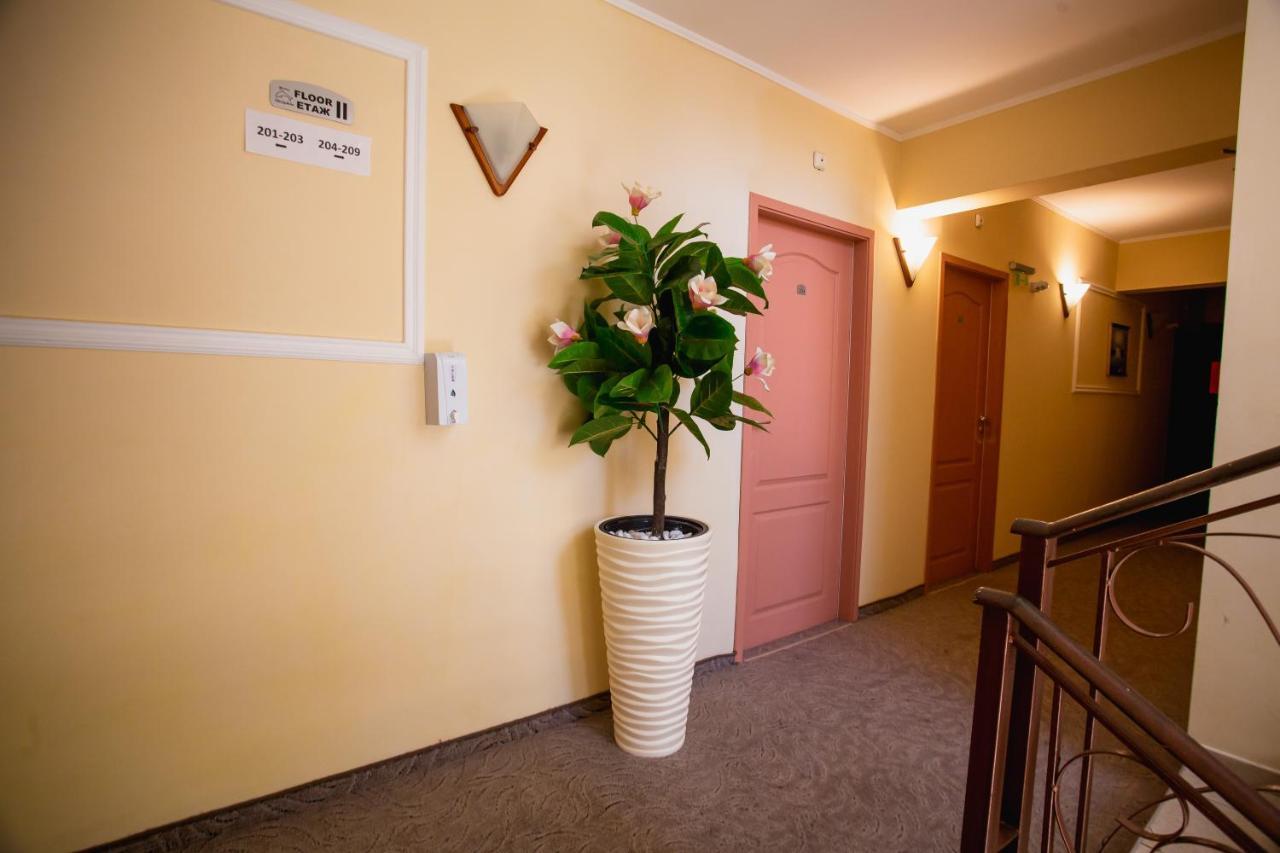 Hotel Dolphin Ravda Exterior photo